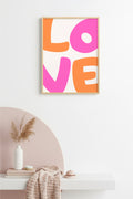 Doğal Ahşap Çerçeveli Pop Art Love Tablo - Pembe Turuncu Yazı | huhu2211
