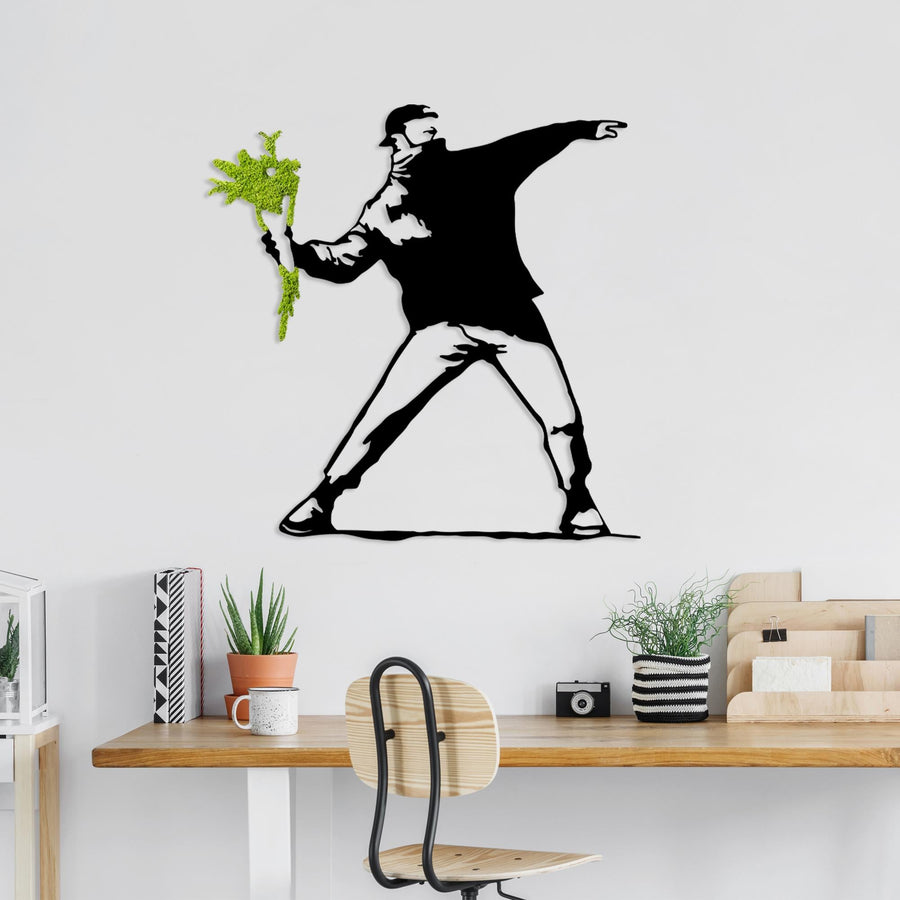 Banksy Cicek Atan Adam Metal Pano Yesil - Siyah