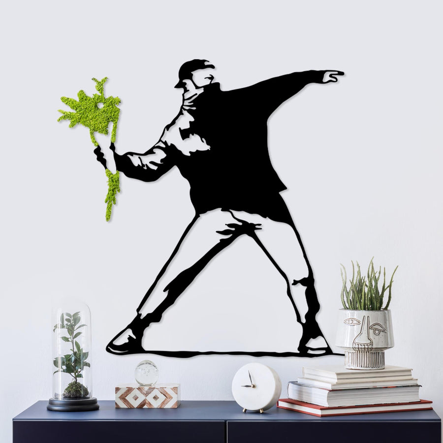 Banksy Cicek Atan Adam Metal Pano Yesil - Siyah