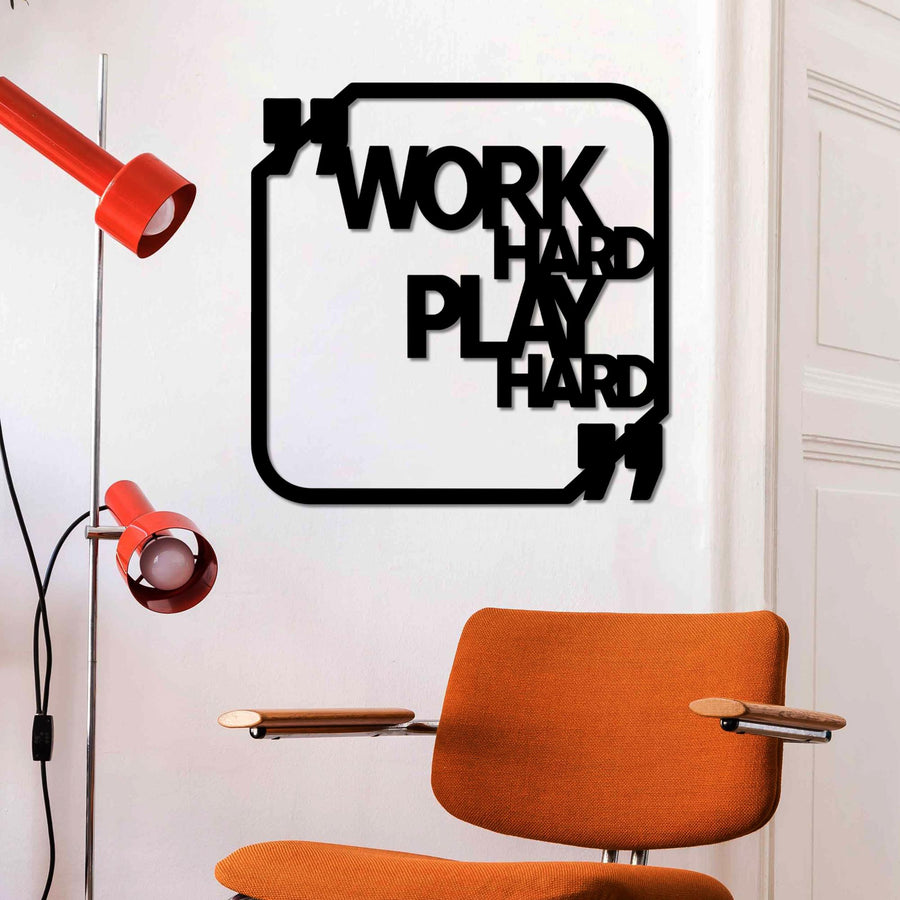 Work Hard Play Hard Cerceveli Metal Duvar Panosu - Siyah