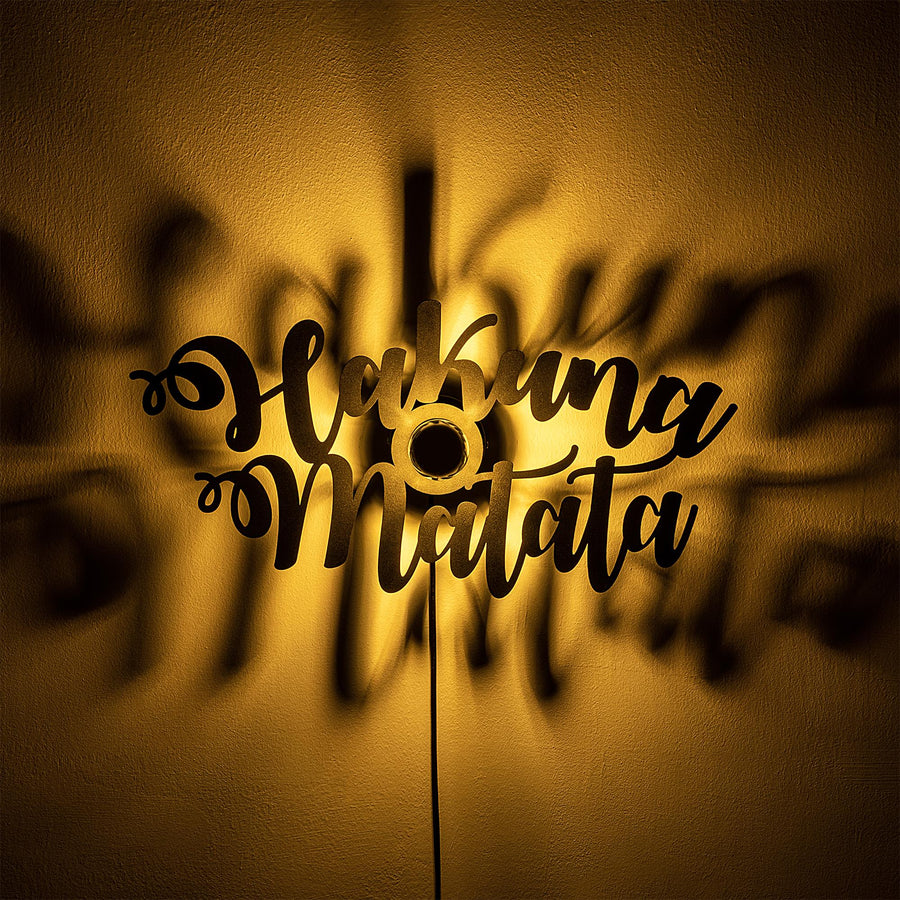 Hakuna Matata Yazili Metal Duvar Apligi - Siyah