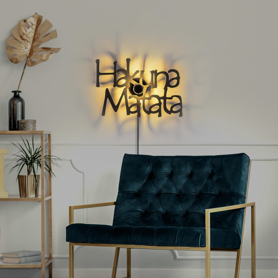 Hakuna Matata Yazili Metal Duvar Apliki - Siyah
