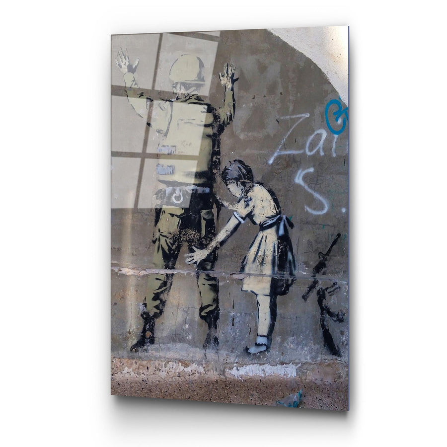 Banksy Kiz ve Asker Cam Tablo - Bej