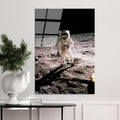 Ay Yüzeyinde Astronot Cam Tablo - Gri