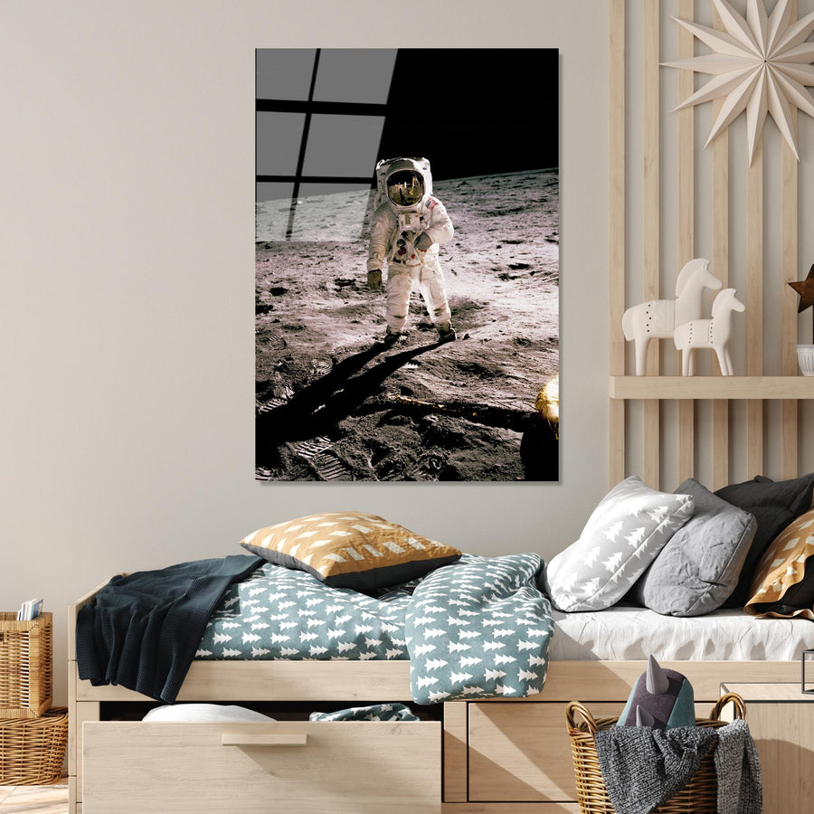 Ay Yüzeyinde Astronot Cam Tablo - Gri
