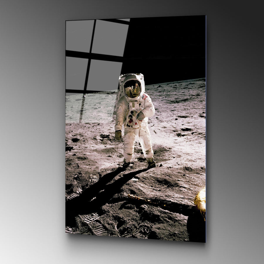 Ay Yüzeyinde Astronot Cam Tablo - Gri