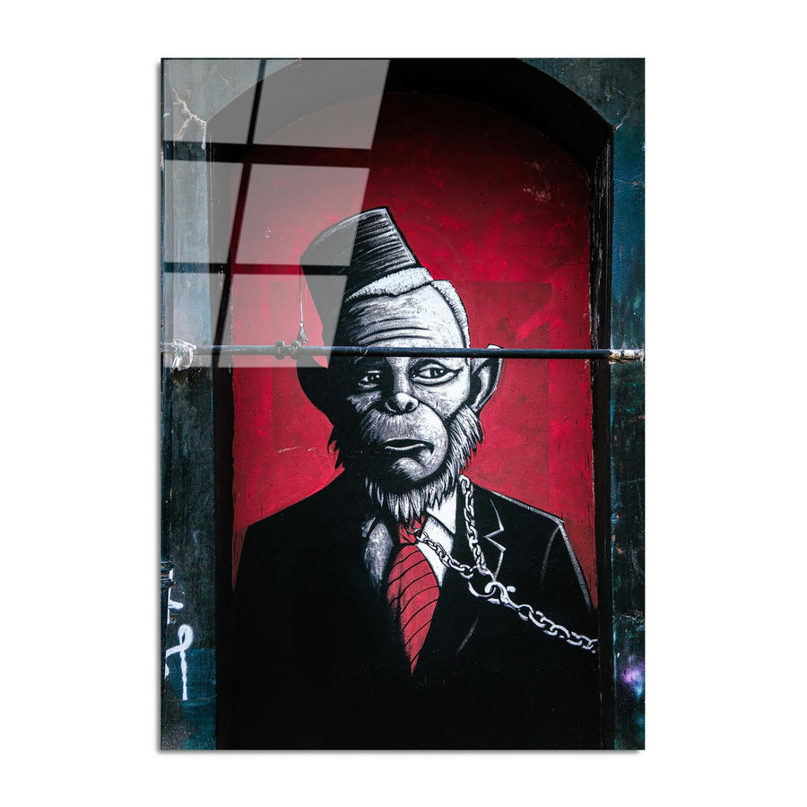 Takim Elbiseli Maymun Grafiti Cam Tablo - Kirmizi