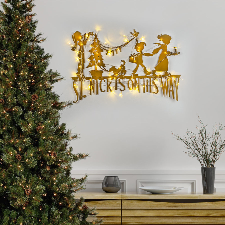 St. Nick Yolda Metal Duvar Aydınlatması - Altın
