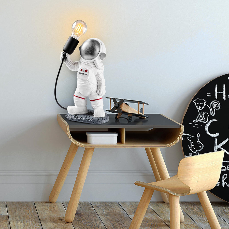 Astronot Polyester Masa Lambasi - Gumus Vizorlu