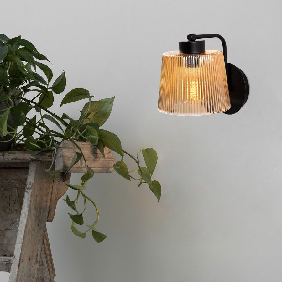 Yivli Amber Cam Tekli Aplik Modern - Siyah