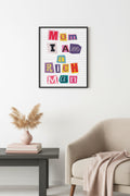 Doğal Ahşap Çerçeveli Retro Tipografi Poster - Mom I Am Rich Man Mesajı | huhu2360