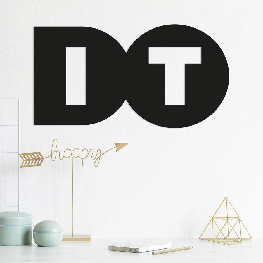 DT Monogram Metal Duvar Panosu - Siyah