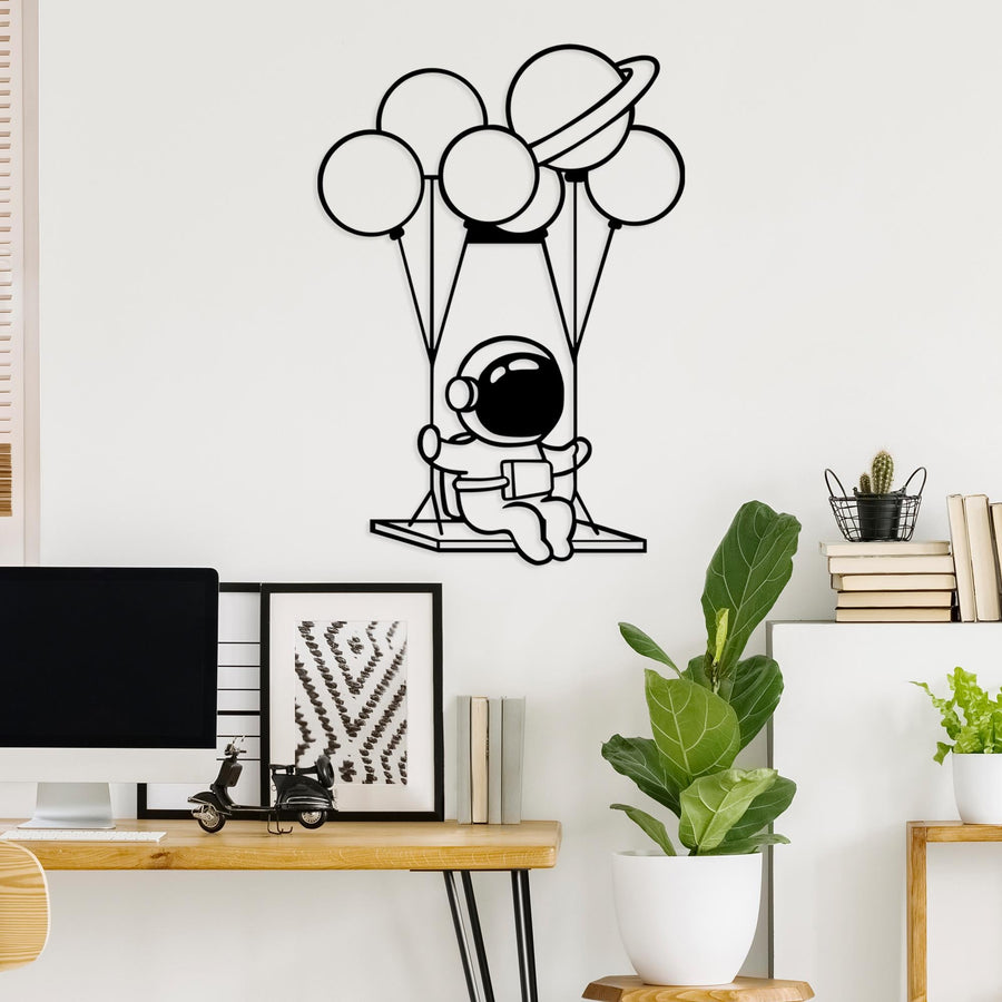 Astronot Balon Metal Duvar Panosu - Siyah
