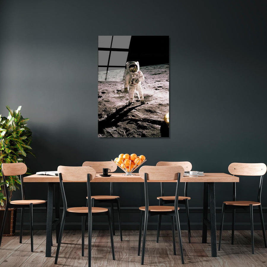 Ay Yüzeyinde Astronot Cam Tablo - Gri