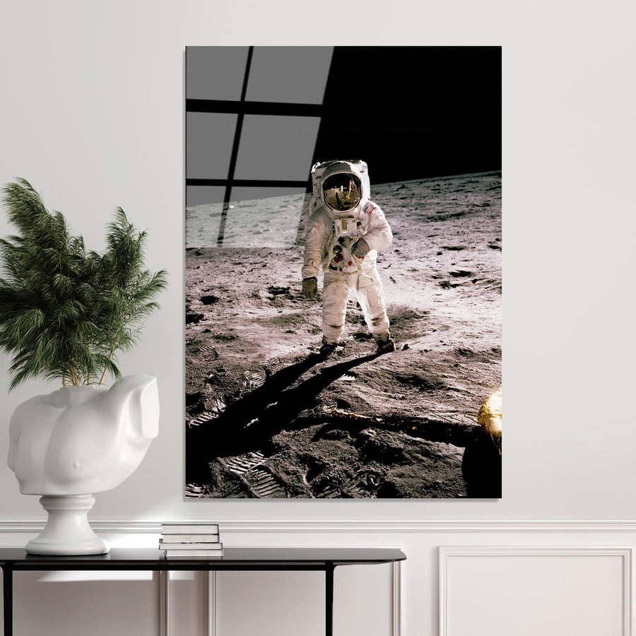 Ay Yüzeyinde Astronot Cam Tablo - Gri